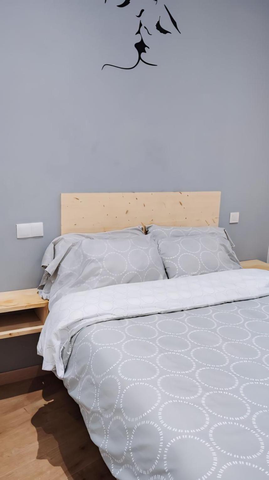 Centrico Apartamento Con Patio Madrid Eksteriør bilde